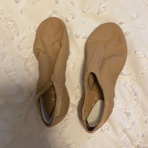 BLOCH tan jazz shoes